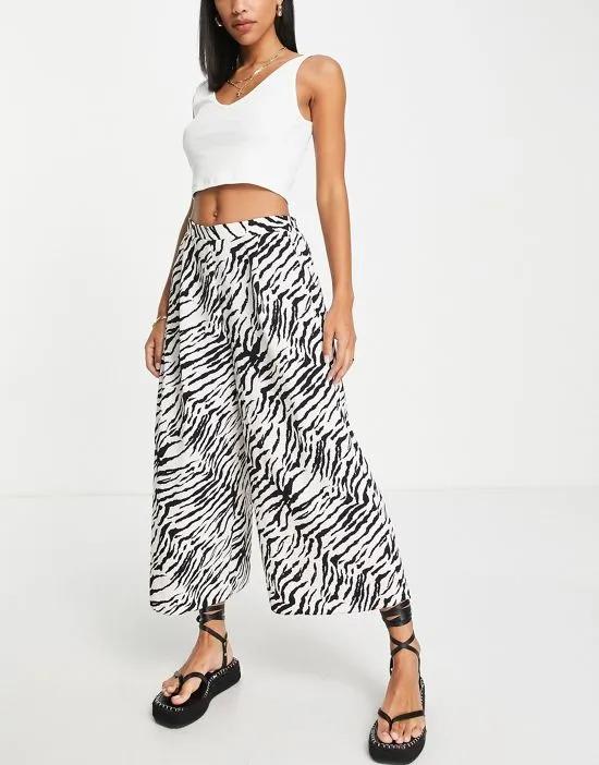 cropped wide leg pants in zebra print