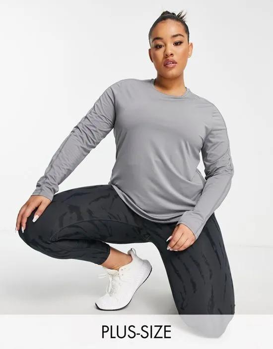 Curve all sports long sleeve top with back seam detail