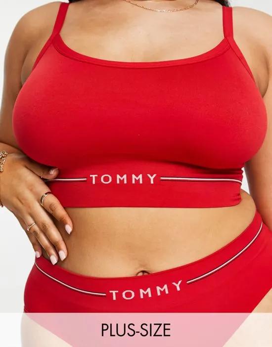 Curve Seamless padded bralette in red
