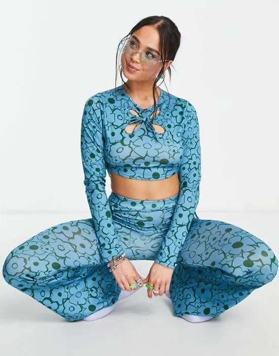 cut out crop top in blue retro floral - part of a set