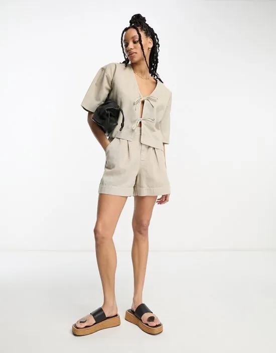 dad short in washed beige - part of a set