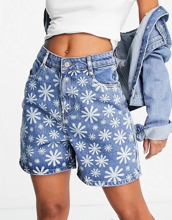daisy graffiti print denim shorts in mid blue