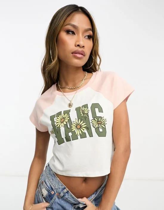 daisy logo print cropped t-shirt in baby pink and white