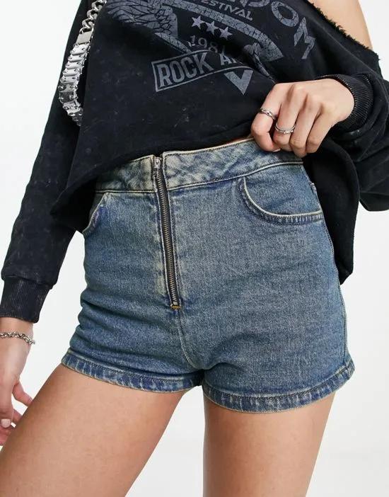 denim zip front booty shorts in dirty wash