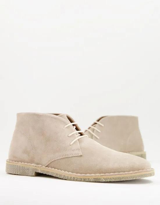 desert boots in stone suede