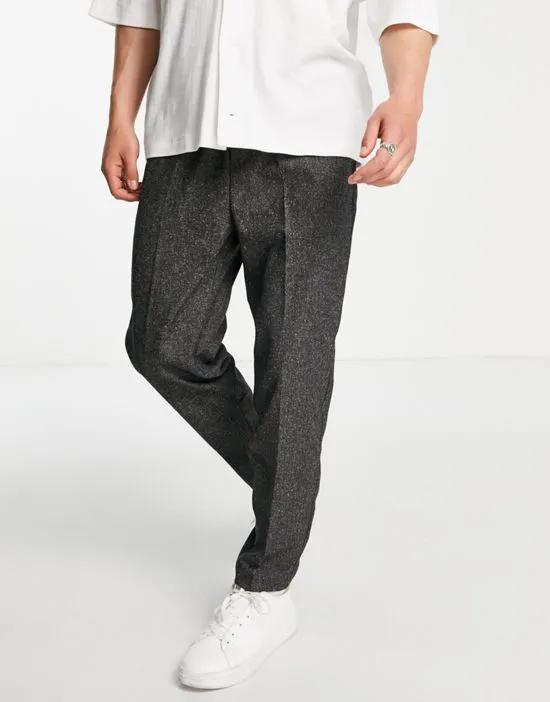 elasticated waist carrot fit pants in charcoal