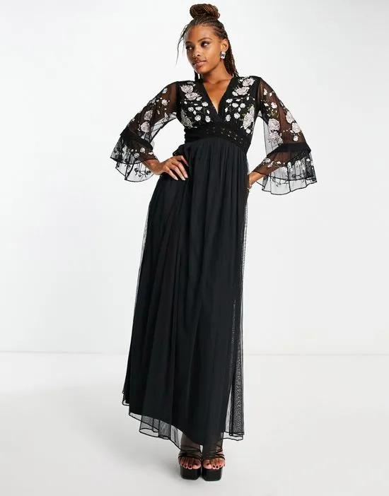embroided maxi dress with lace detail in black
