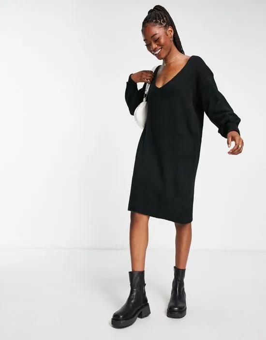 Emmy deep v-neck knit dress in black