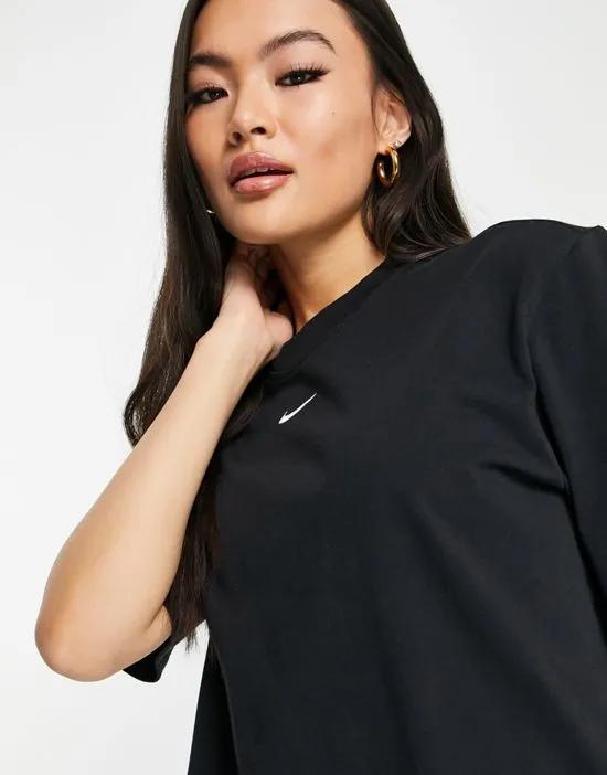 Essential boxy t-shirt in black