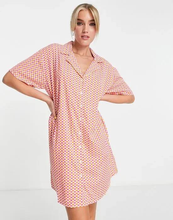 exclusive beach shirt dress in pink checkerboard