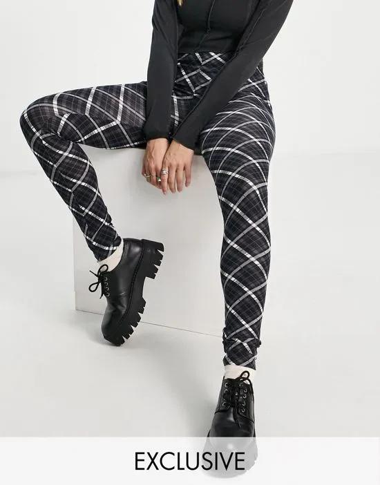 Exclusive leggings in gray check