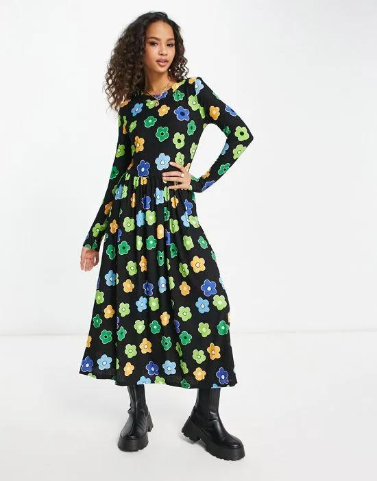 exclusive maxi dress in blue daisy print
