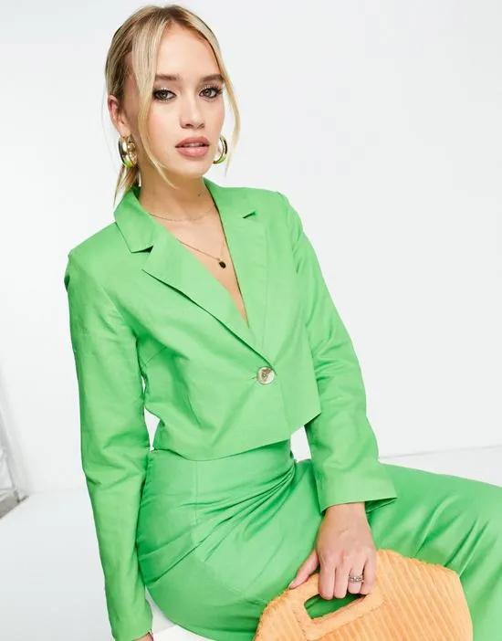 exclusive tailored cropped linen blazer in green