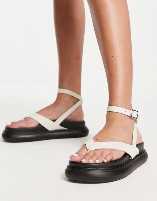 Fahrenheit chunky toe thong sandals in off white