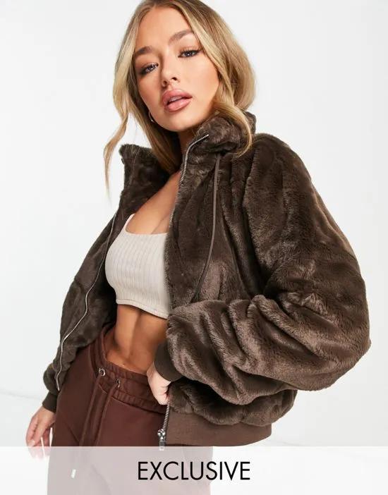 faux fur bomber jacket in chocolate - BROWN