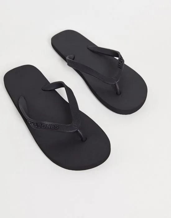 flip flops in black