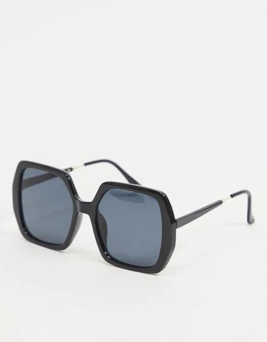 frame oversized 70s sunglasses in shiny black