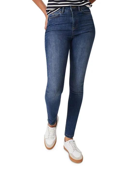 Gia Sculpting Skinny Jeans in Mid Wash