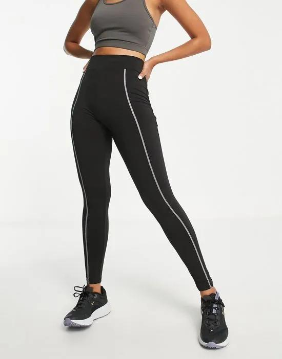 gym leggings with contrast stitching in black
