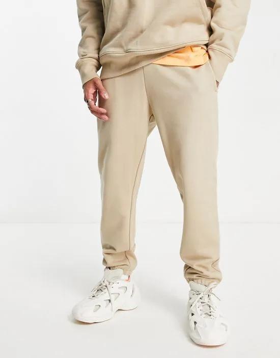 heavyweight tapered sweatpants in beige