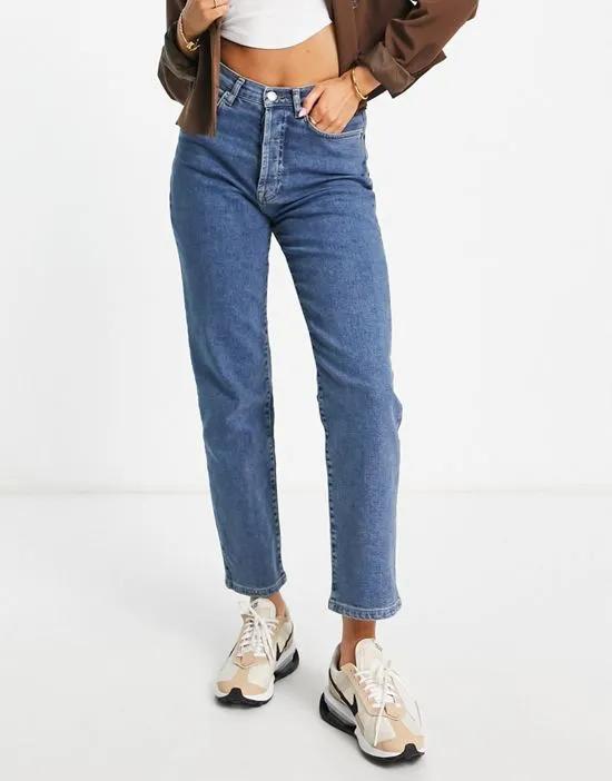 high waist straight leg jeans in mid blue