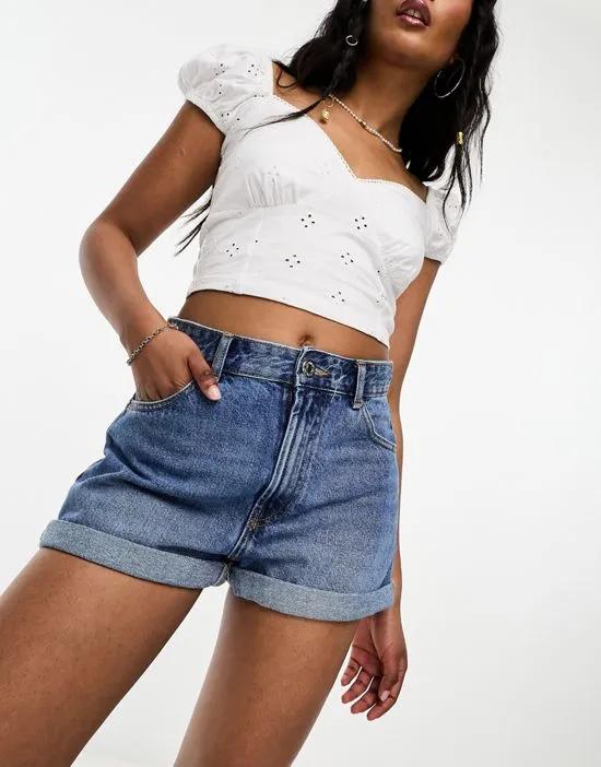 high waisted Mom denim shorts in mid blue