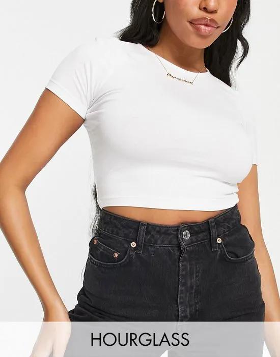 Hourglass fitted crop t-shirt in white