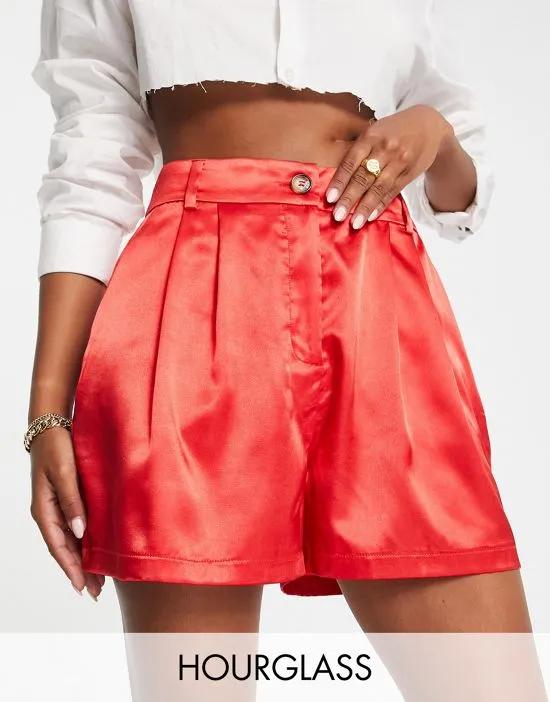 hourglass satin short in red