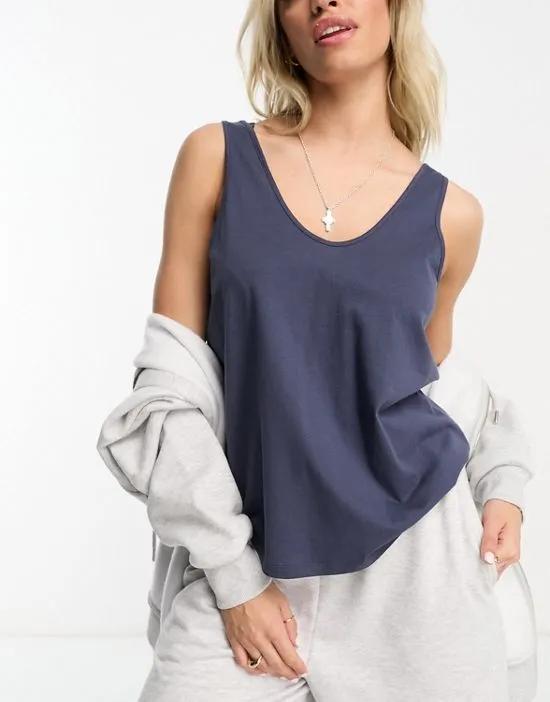 Hourglass ultimate tank top with scoop neck in cotton blend in washed navy