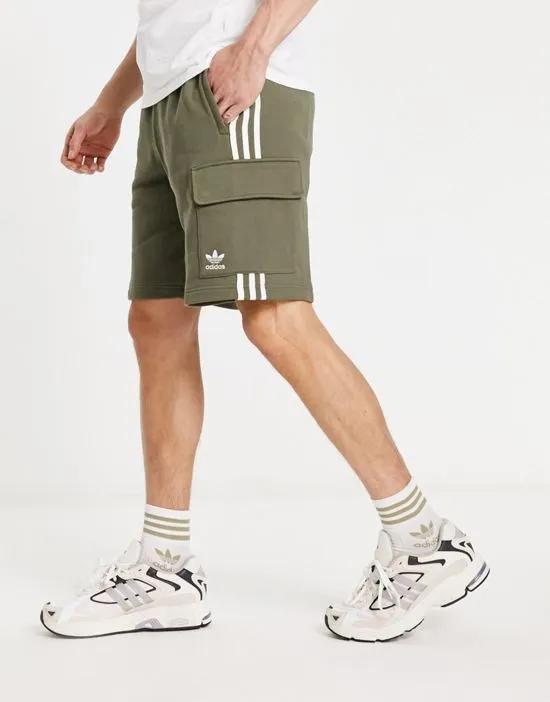 House Of Adicolor 3S cargo shorts in green