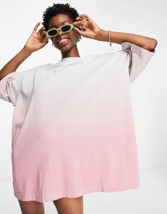 Huge cotton print t-shirt dress in pink dip dye - PINK