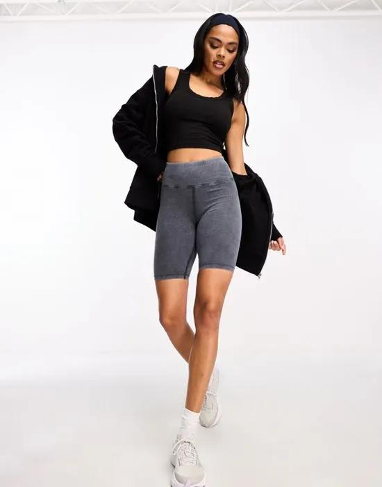 icon 8-inch booty legging shorts in cotton touch