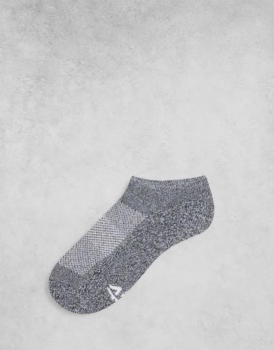 icon run sneaker socks with antibacterial finish 3 pack