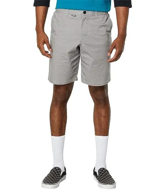 In The Moment 19" Hybrid Shorts