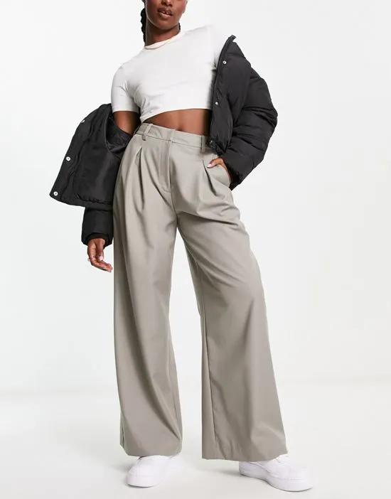 Indy slouchy wide leg dad pants in gray