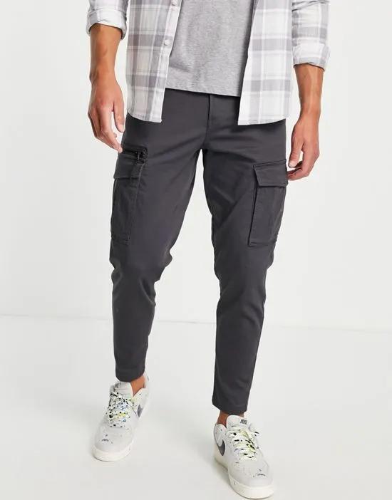 Intelligence carrot fit cargo pants in gray