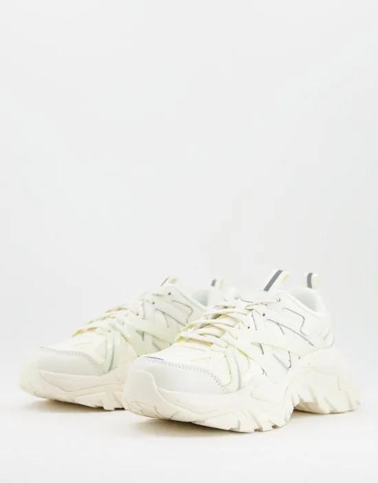 interation sneakers in off white