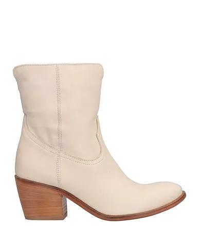 Ivory Ankle boot