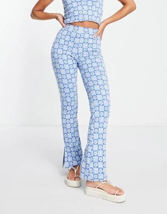 jersey suit flare pants with side split in daisy checkerboard