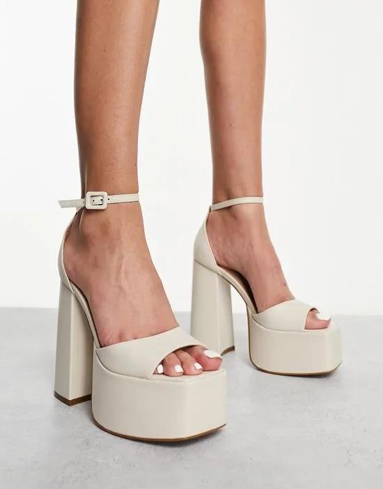 Kassiani heeled platform sandal in bone leather