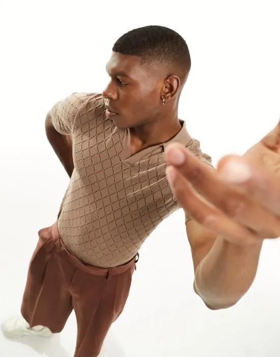 knitted short polo top with diamond texture in brown