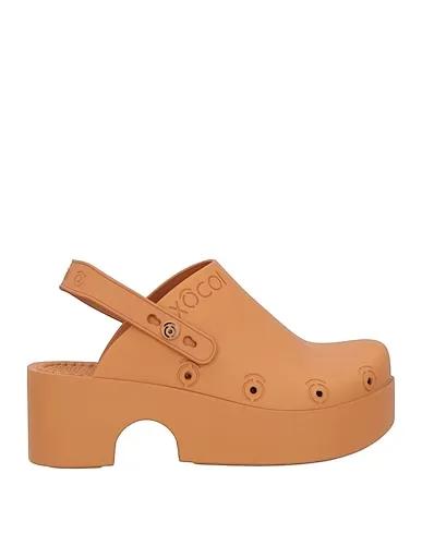Light brown Mules and clogs
