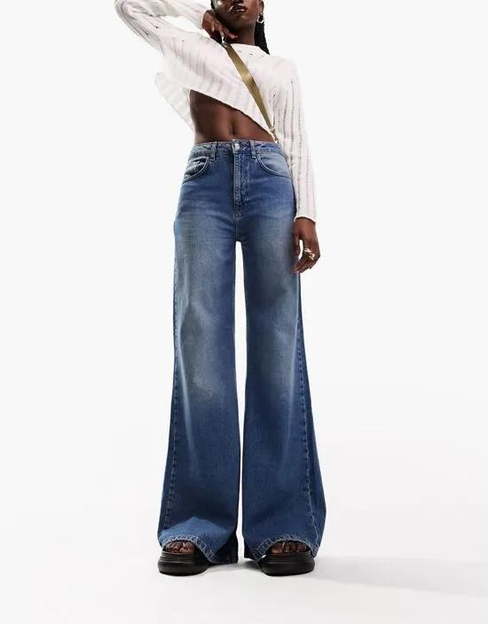 lightweight wide leg jeans in blue