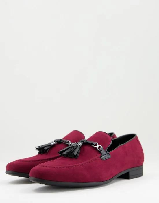 loafers in red faux leather with tassel detail