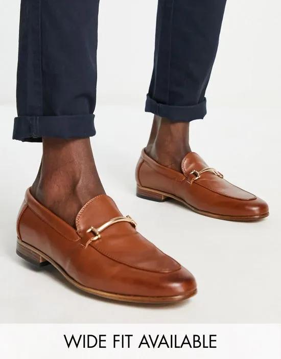 loafers in tan faux leather with snaffle detail