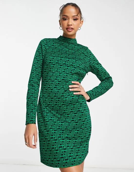 long sleeve mini dress in green pattern