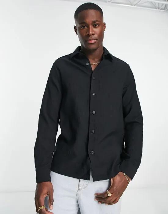 long sleeve plisse shirt in black