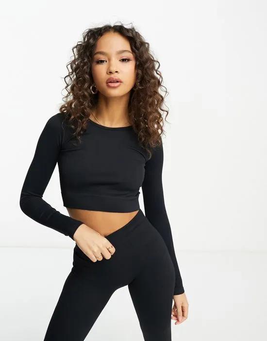 long sleeve seamless top in black - part of a set