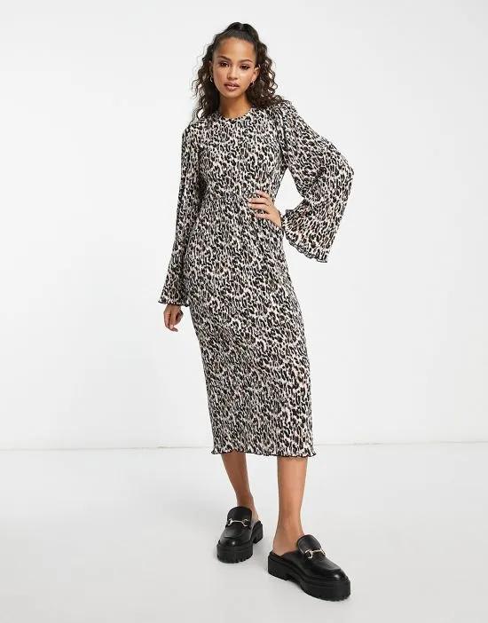 long sleeve smock midi dress in leopard print