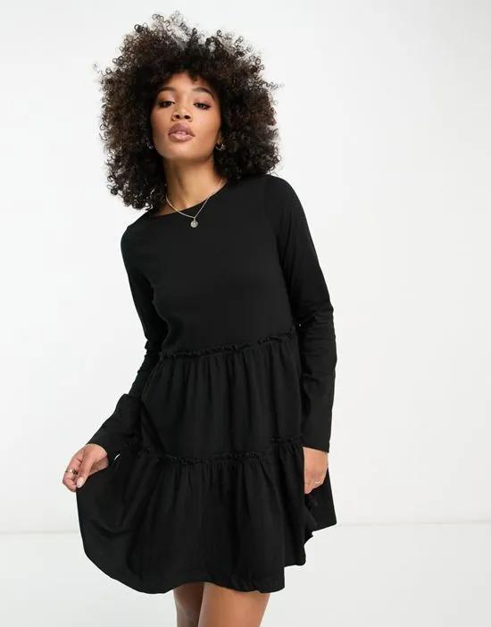 long sleeved tiered smock mini T-shirt dress in black